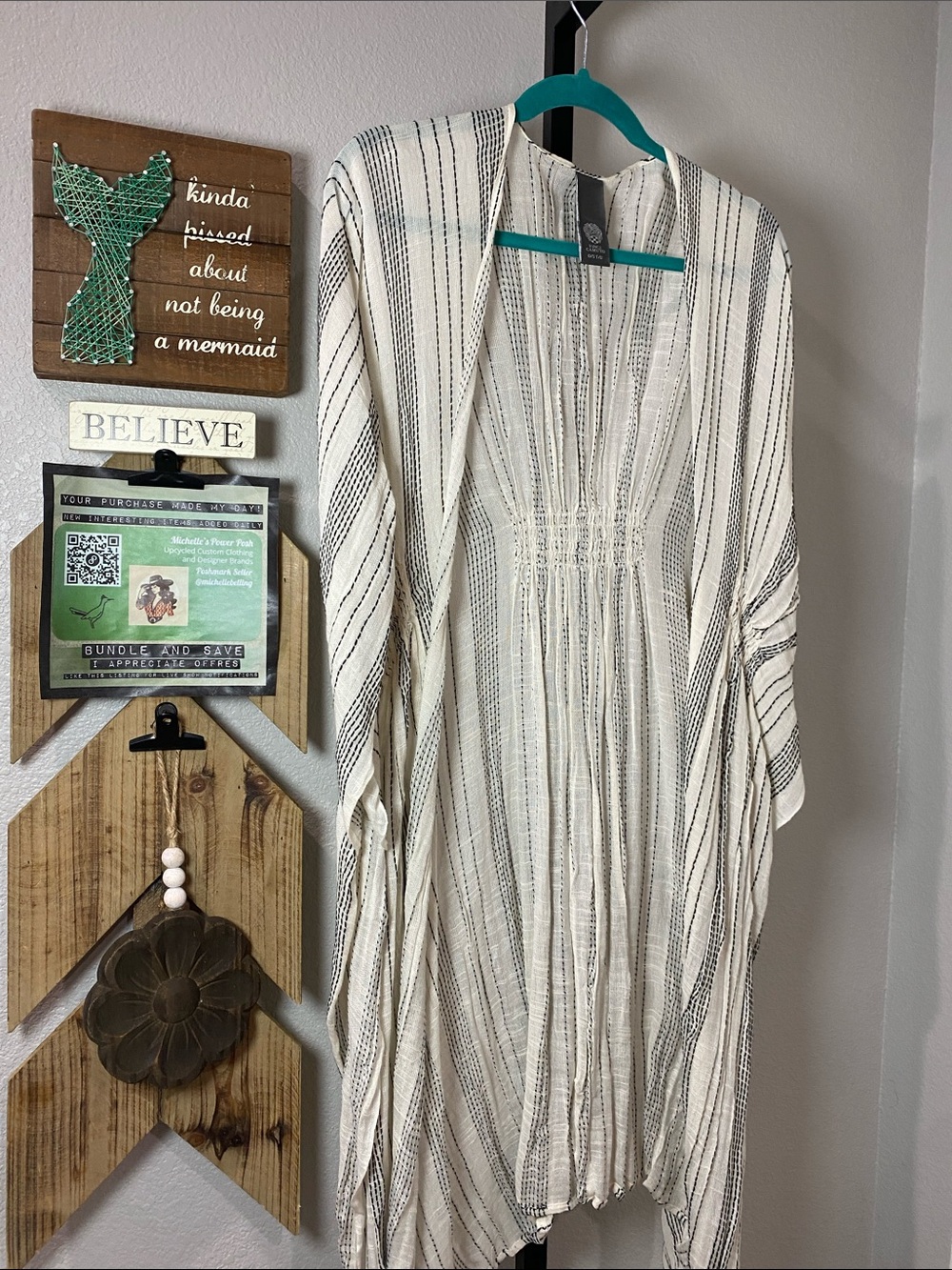 Vince Camuto White and Black Striped Lightweight Duster open along the side